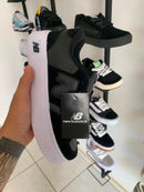 Tênis Casual Preto com Sola Clara