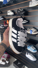 Tênis Casual Preto com Listras Brancas